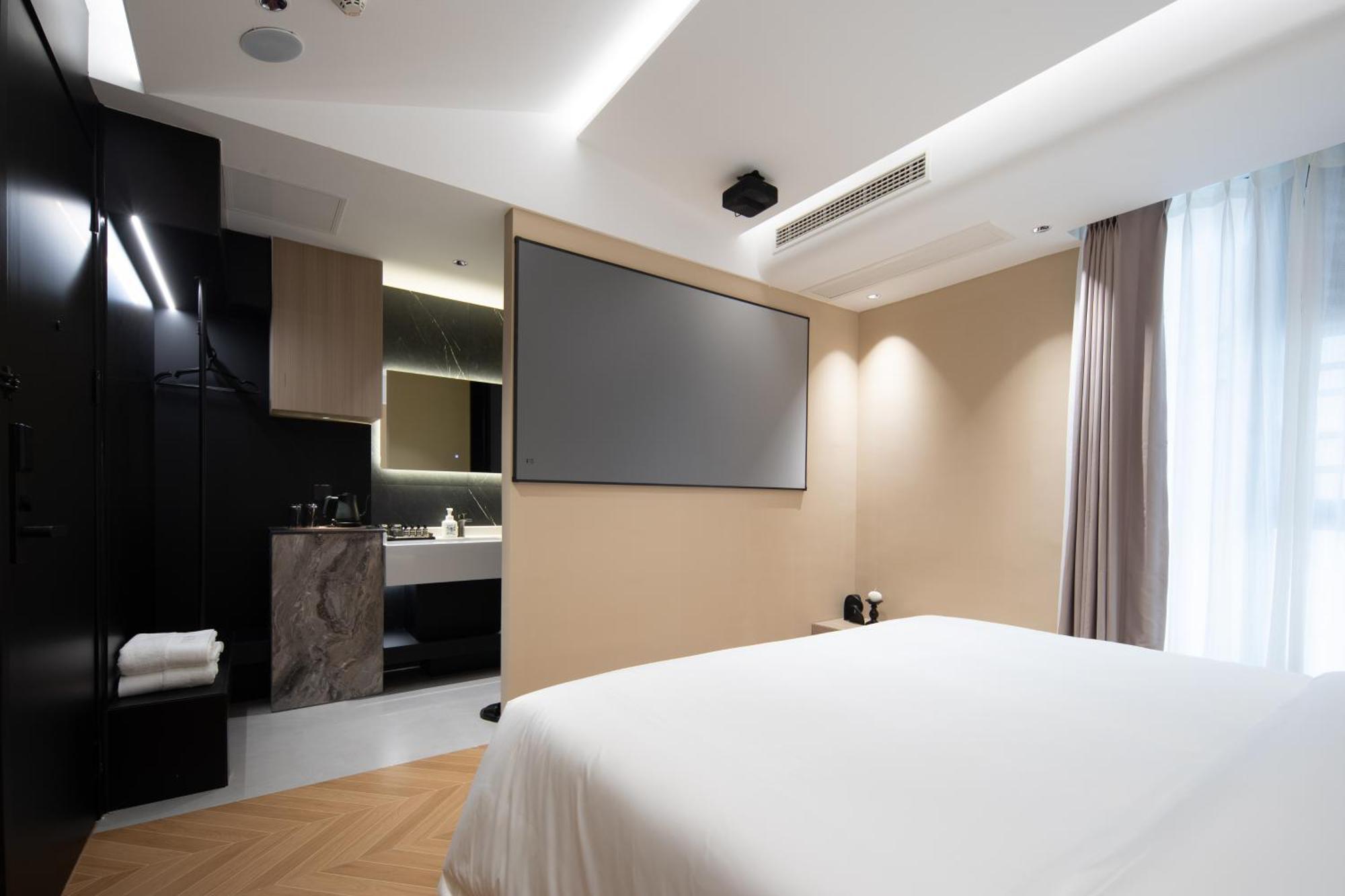 See You Soon At The Ritz Rose Summer Hotel Санья Екстер'єр фото