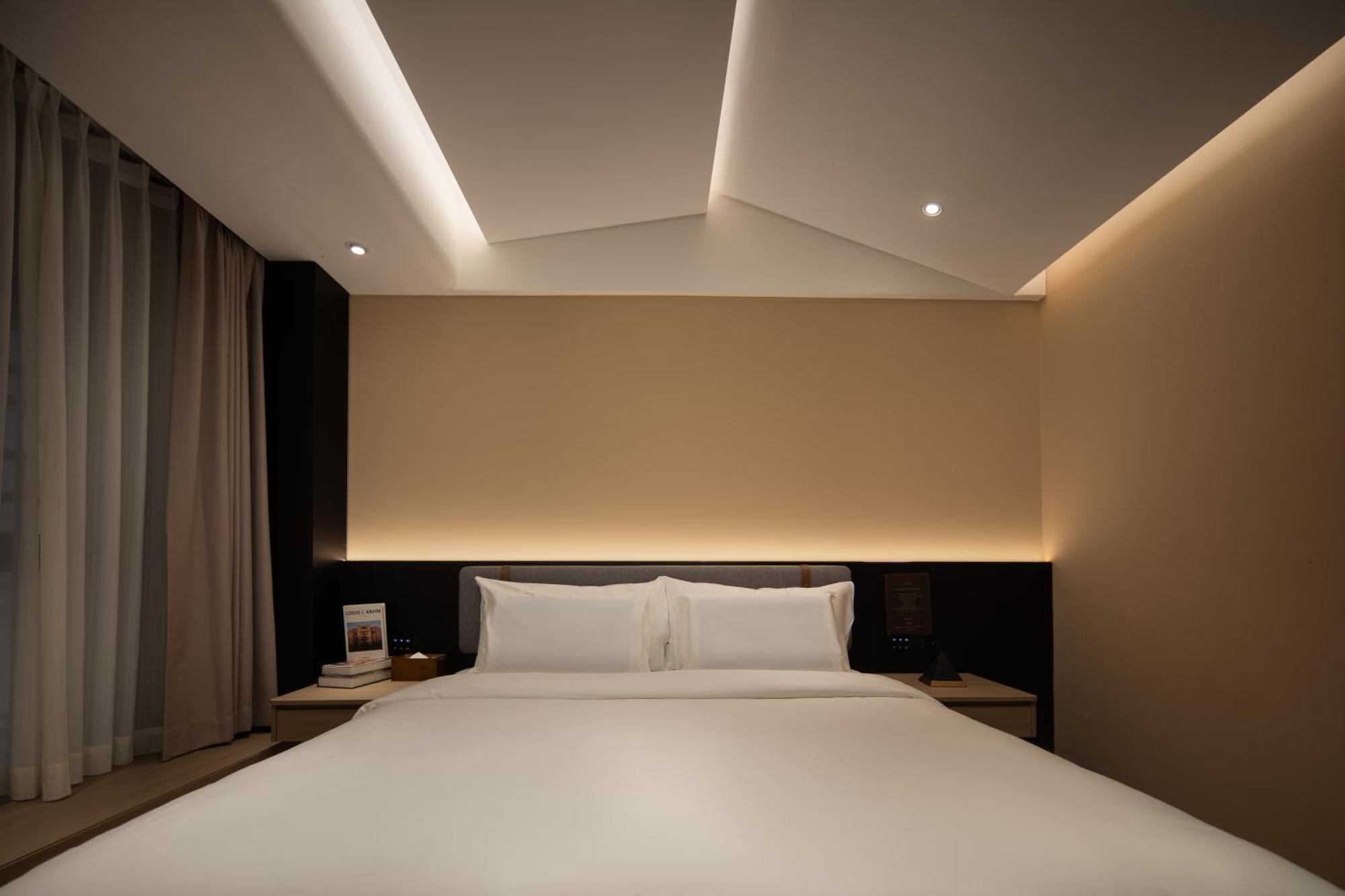 See You Soon At The Ritz Rose Summer Hotel Санья Екстер'єр фото