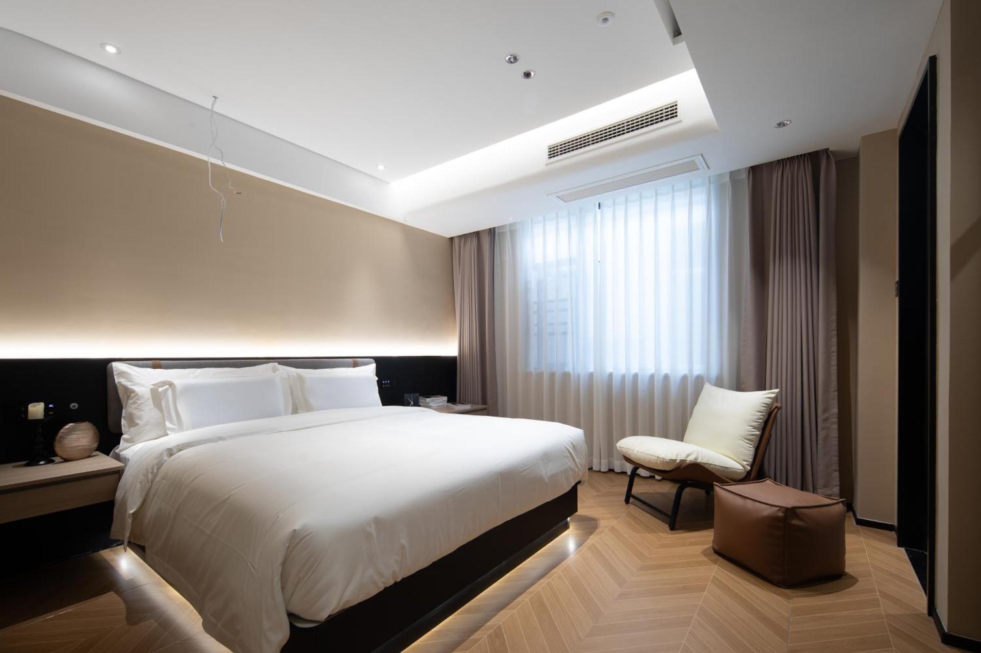 See You Soon At The Ritz Rose Summer Hotel Санья Екстер'єр фото