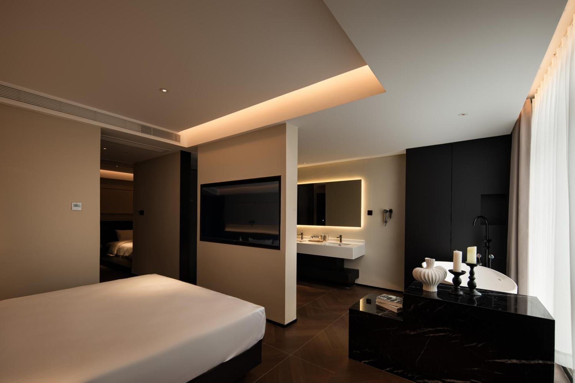See You Soon At The Ritz Rose Summer Hotel Санья Екстер'єр фото
